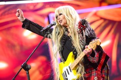 Maryla Rodowicz wyprzedaje szafę. 'Wyszukane dzieła sztuki'. Jest np. torebka za 12 tys. zł