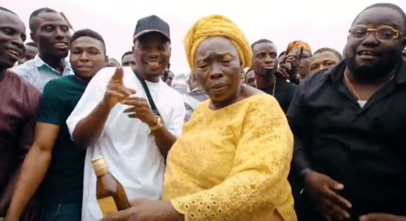 Olamide reps the streets in 'Wo' video