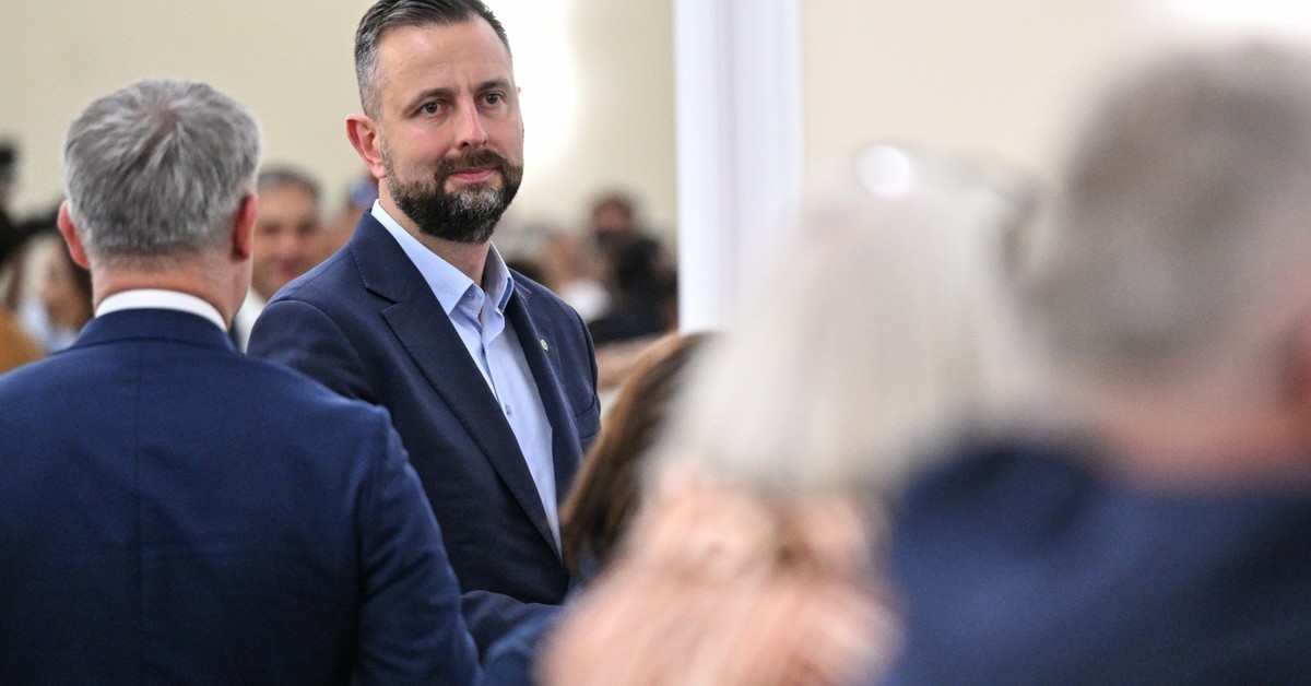 Trzeszczy w koalicji rządowej. Wicepremier i szef MON nie przebiera w słowach
