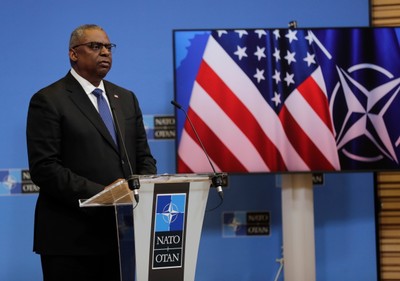 Minister obrony USA: NATO jest bliskie powitania dwóch nowych państw członkowskich