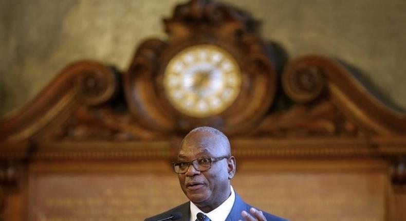 Mali's President Ibrahim Boubacar Keita delivers a speech during a conference at the Sorbonne University in Paris, France, October 21, 2015, as part of a three-day state visit to France. 