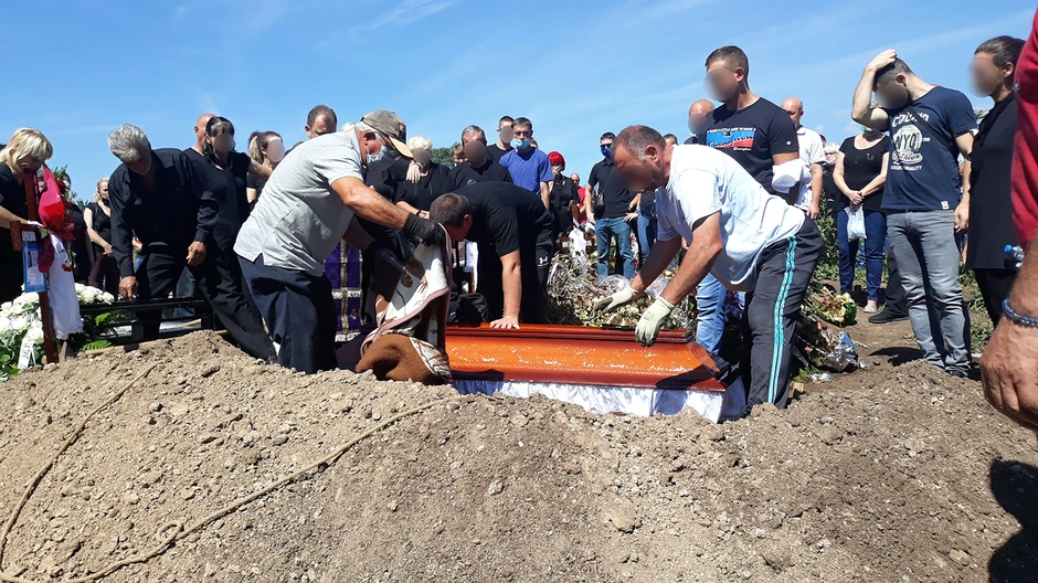 BLUR preminula porodilja sahrana 05 foto RAS Branko Janackovic