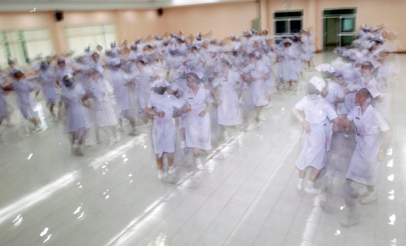 Tańczące pielęgniarki w Tajlandii