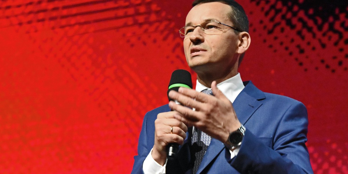 Minister Morawiecki nie ma dla nas dobrych informacji. PKB Polski obniży się o nawet 1 proc.