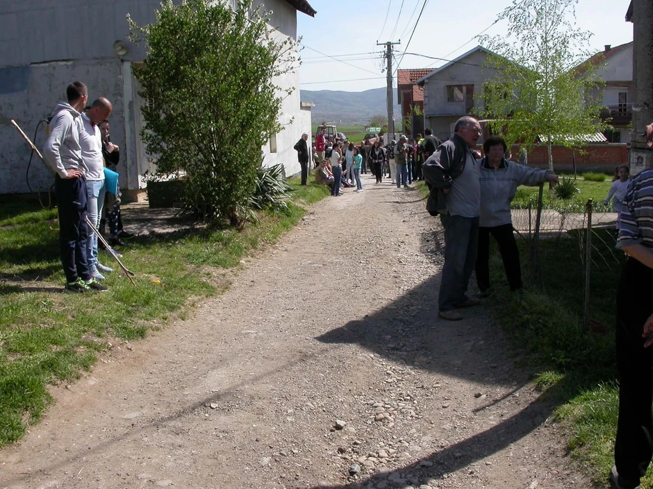 Više desetina meštana se okupilo