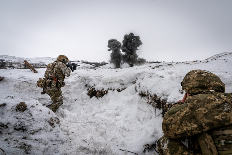 Ćwiczenia ukraińskich żołnierzy na froncie w Doniecku, 14 stycznia 2024 r.