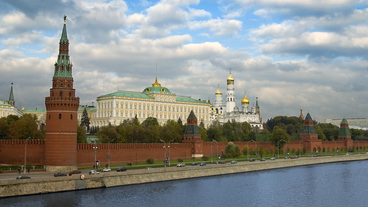 Moskwa zastrzega sobie prawo do odpowiedzi na decyzję USA w sprawie wycofania się z układu INF (o całkowitej likwidacji pocisków rakietowych pośredniego i średniego zasięgu) - oświadczyła rzeczniczka rosyjskiego MSZ Maria Zacharowa.