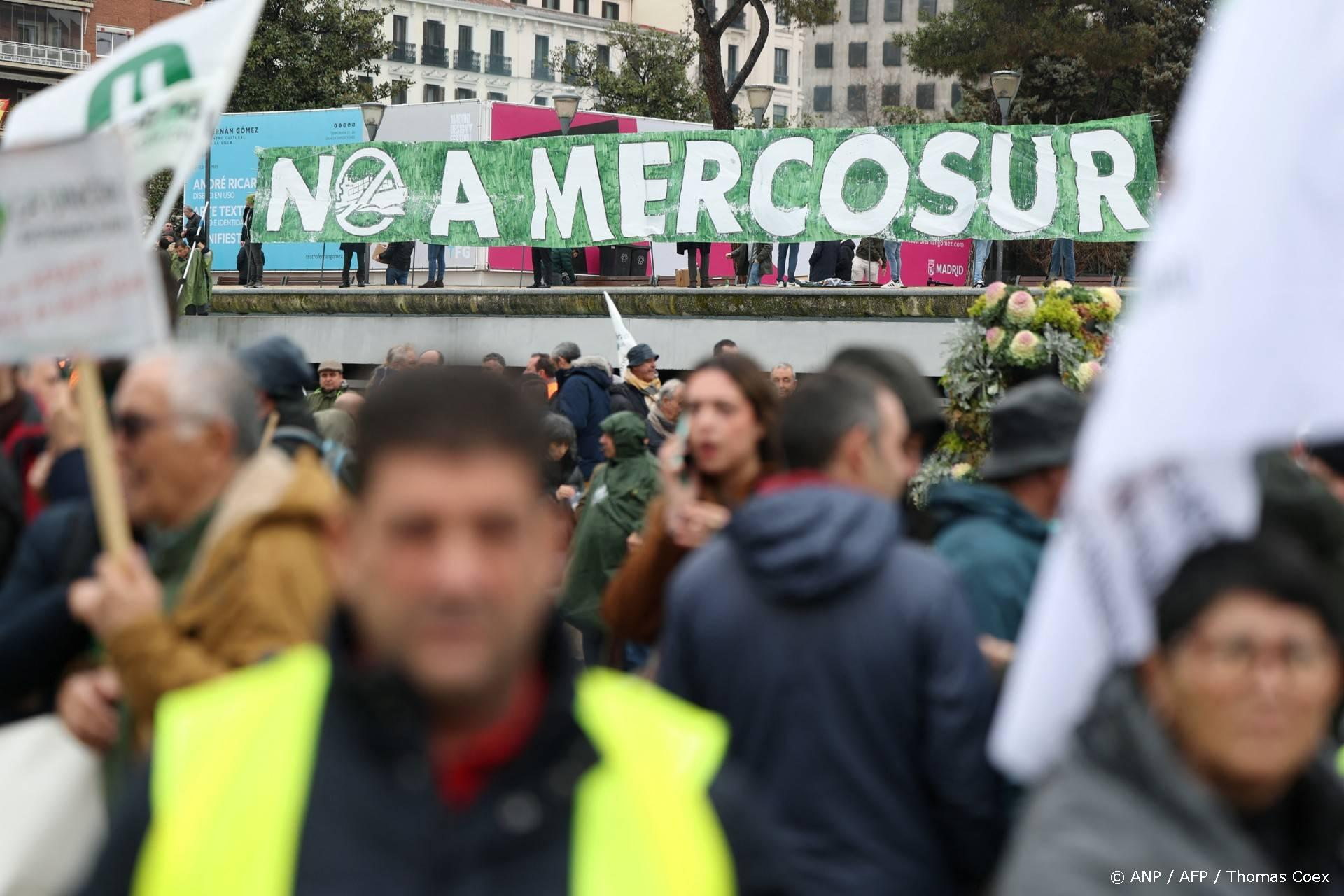367 tractoren leggen Madrid plat tijdens massaal boerenprotest tegen Mercosur-deal