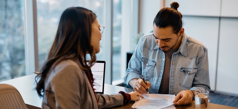 Zatrudnianie cudzoziemców w Polsce. Nowelizacja przepisów z zastrzeżeniami MRiT i MRiRW