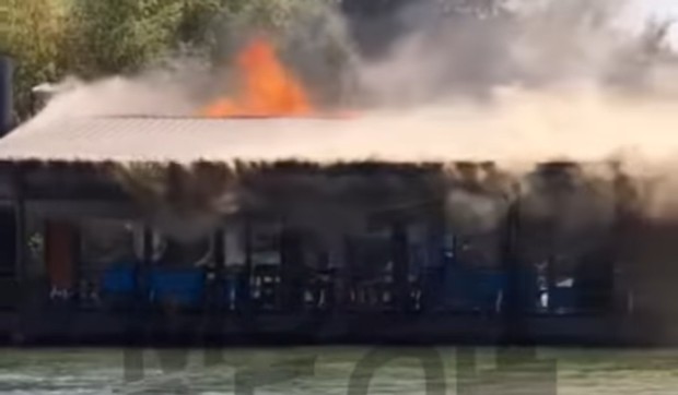 Gori splav kod Ade Ciganlije