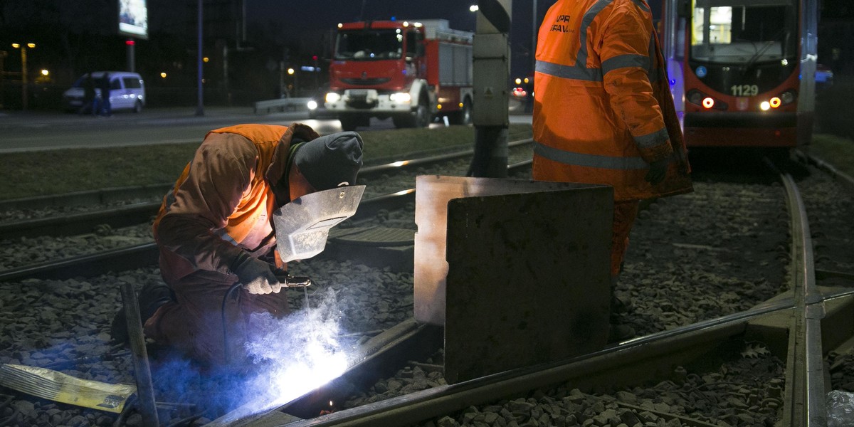 Tramwaj wykoleił się przez uszkodzone tory?