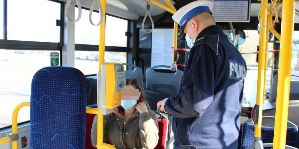 Ostatniej doby policjanci wystawili aż 600 mandatów, m. in. za nienoszenie maseczek