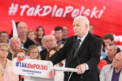 Kaczyński ma pewną propozycję. Mówi o "zmianie na naszej politycznej scenie"