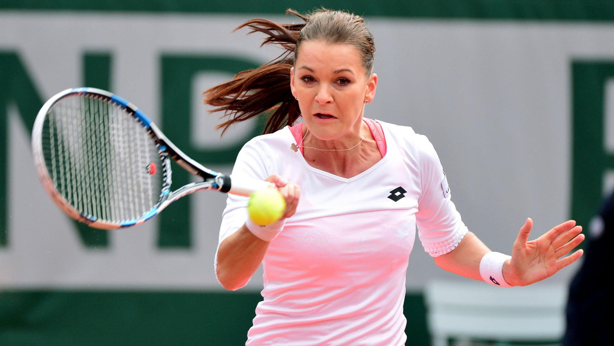 Mecz rozstawionej z numerem 2 Agnieszki Radwańskiej z faworytką gospodarzy Caroline Garcią w 2. rundzie wielkoszlemowego Roland Garros będzie daniem dnia nie tylko na korcie Suzanne Lenglen, ale też w Eurosprocie 1. Pojedynek powinien się rozpocząć około 17:45.