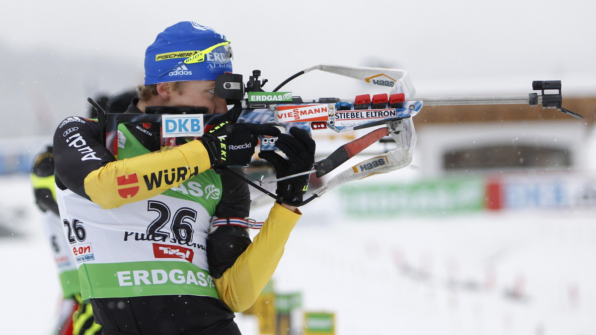 Niemiec Andreas Birnbacher wygrał w Oberhofie bieg na 15 km ze startu wspólnego biathlonowego Pucharu Świata. Reprezentant gospodarzy wyprzedził o 24,3 s Francuza Simona Fourcade. Polacy nie startowali.