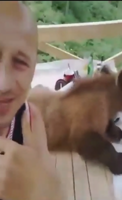 Matěj Homola má z dovolenky v Albánsku poriadny zážitok.