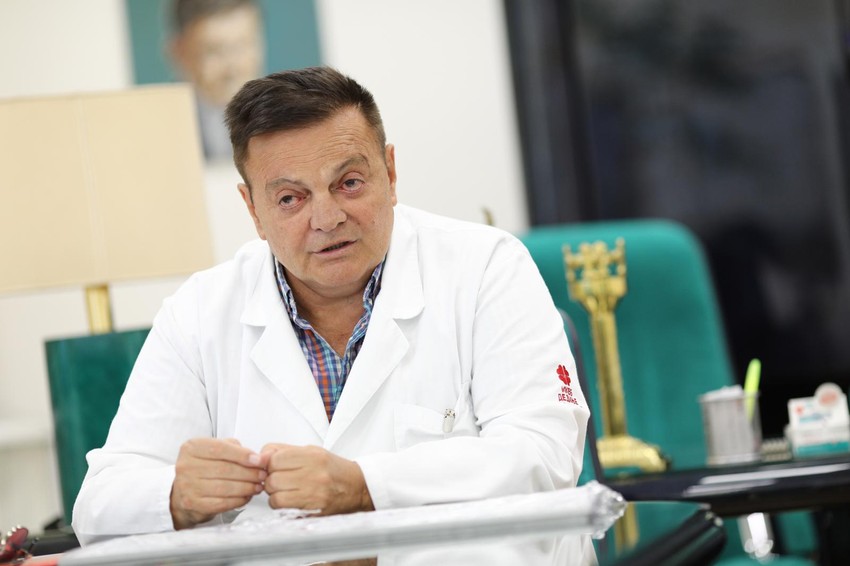 Pacijentkinja se nakon transplantacije oseća dobro i već danas šeta po sobi, kaže prof. dr Milovan Bojić