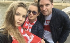 Tomasz Lis zabrał córki na marsz KOD: Spełniamy powinność obywatelską!