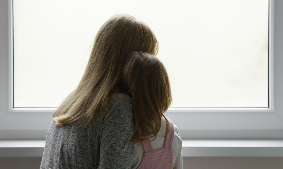 Karmi piersią 9-letnią córkę. "Jest karmiona jak niemowlę" – usłyszała