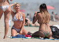 Lindsey Pelas i jej harce na plaży