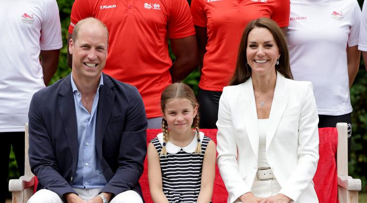 Katalin hercegné családjával elhagyja a Kensington-palotát. Fotó: Getty Images