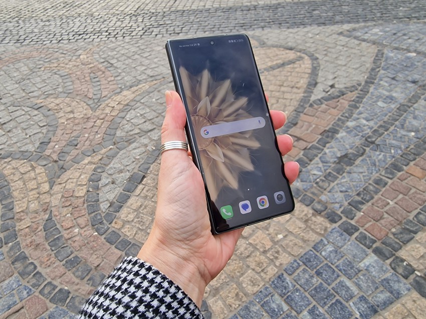 Porsche design Magic V2