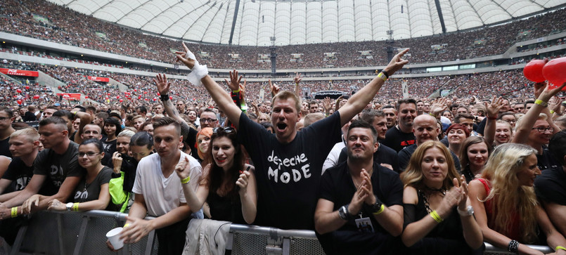 Fani podczas koncertu Depeche Mode w Warszawie, 21 lipca 2017 roku