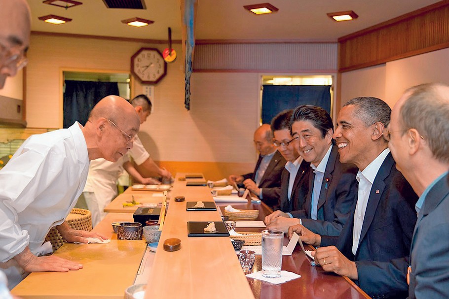 W restauracji Jiro Ono stołowały się największe sławy współczesnego świata, jeszcze w czasie prezydentury zawitał tu nawet Barack Obama. 