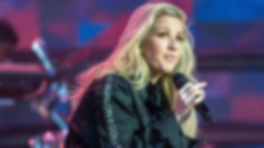 Ellie Goulding odsłania nogi na koncercie. Pięknie?