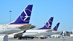 lot chce wejść do lotniczej ekstraklasy. kupuje nowe samoloty i zapowi