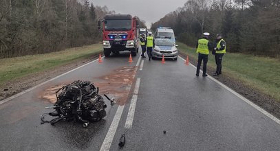 Tragedia na prostej drodze. Volkswagen zderzył się z traktorem. Są ofiary