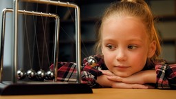 RPD: Basen, kino, teatr nie mogą dyskryminować dzieci