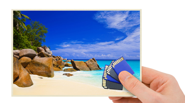 A nyaralás egy-két hete alatt sok minden történhet, nem veszik el minden emlék, ha több kártyát felválta használunk  /Fotó:Shutterstock