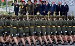 Ogromna defilada w Mińsku pomimo epidemii. Łukaszenka: Nie mogliśmy inaczej