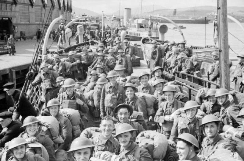 Wojska brytyjskie wracają do Wielkiej Brytanii w czerwcu 1940 roku 