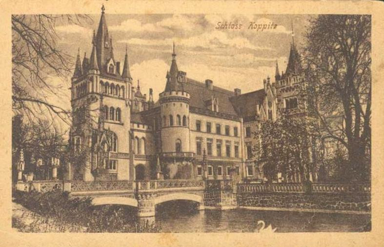 Kopice, pałac Schaffgotschów w latach 1920-1930, ujęcie znad fosy