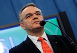 Pawlak o Smoleńsku: Rolą państwa jest wyjaśnić tę sprawę