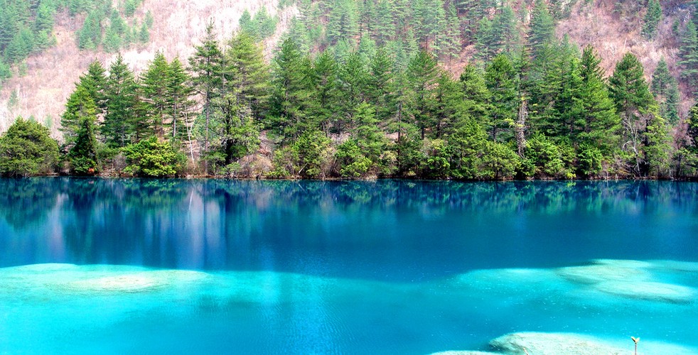 Jezioro Pięciu Kwiatów w Chinach fot.flickr/gill_penny