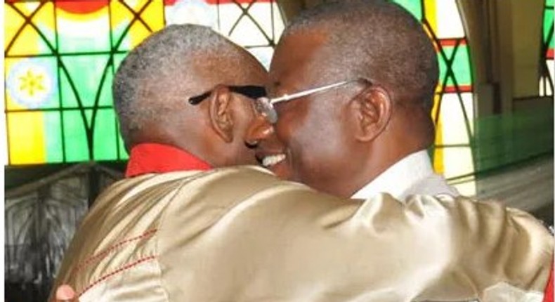 President, Christian Association of Nigeria, Pastor Ayo Oritsejafor and former  President Goodluck Jonathan (R) at the 2015 presidential thanksgiving and inauguration interdenominational church service at the National Christian Centre, Abuja.