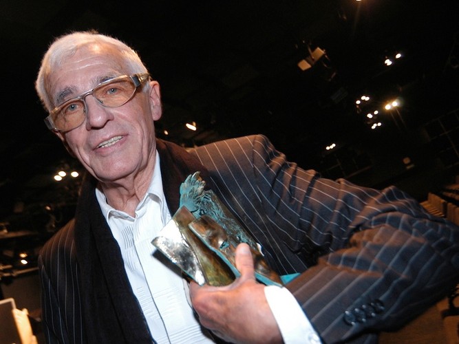 Adam Hanuszkiewicz (1924 - 2011)