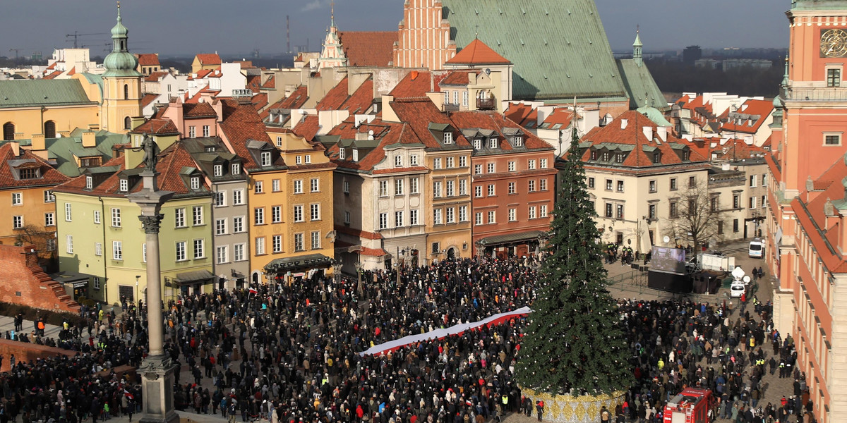 Tłumy Polaków w całym kraju żegnały prezydenta