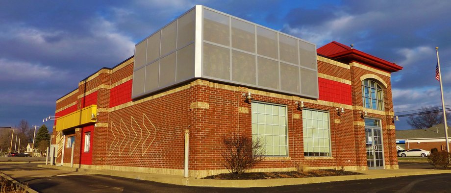 This is a dead Charleys Philly Steaks in Massillon, Ohio.