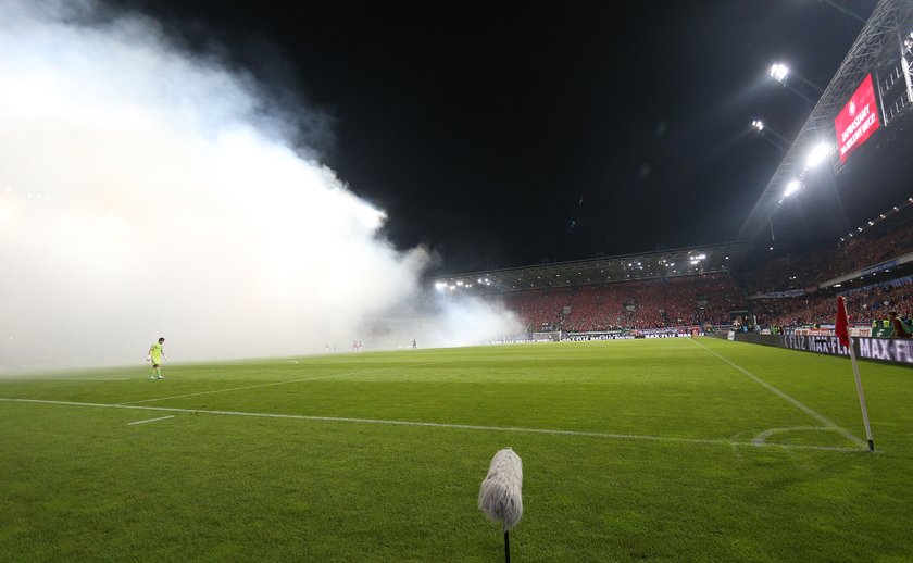 Kibol Wisły skatował swoich. Powód? Za mało przeklinali