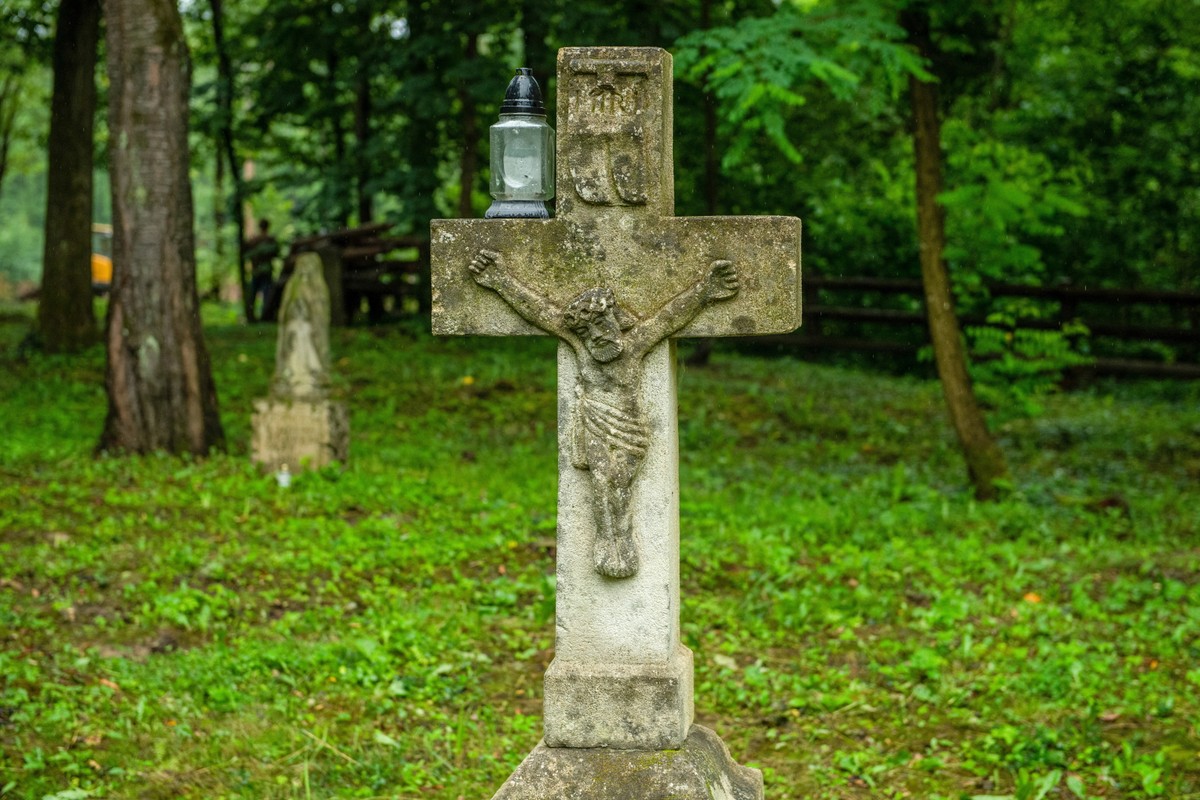 cmentarz w nieistniejącej już wsi Puźniki