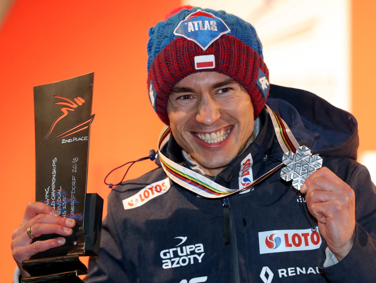 MŚ w lotach: Kamil Stoch odebrał medal w strumieniach deszczu