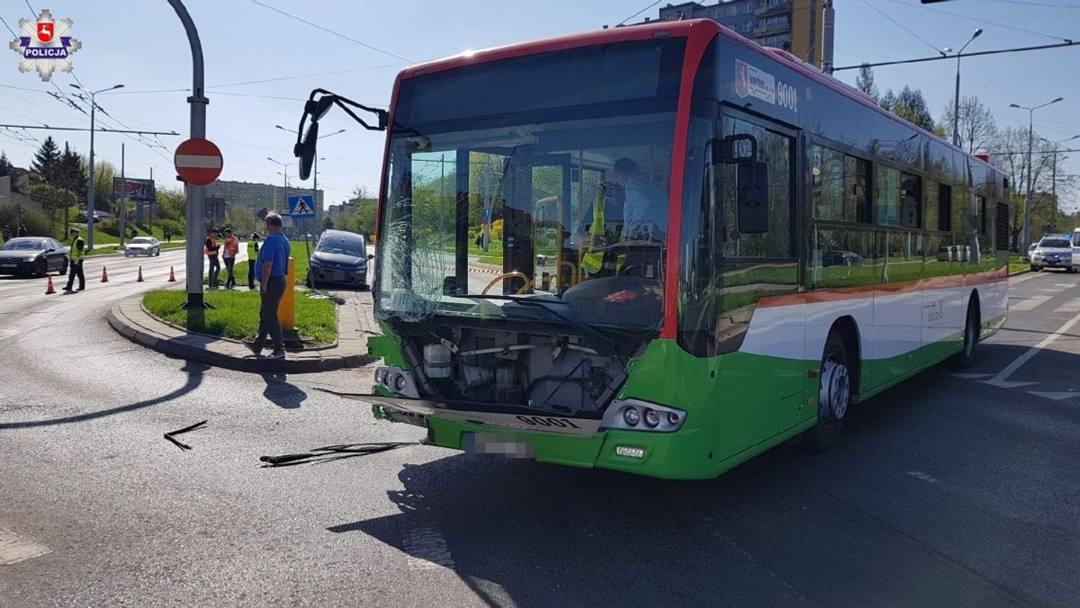 Sześć osób zostało poszkodowanych w wyniku zdarzenie autobusu komunikacji miejskiej z citroenem. Do zdarzenia doszło na skrzyżowaniu ulic Zana i Nadbystrzyckiej w Lublinie.