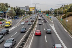 Po ukończeniu tego roku życia wydłuża się czas reakcji kierowcy. Kto powoduje najwięcej wypadków?