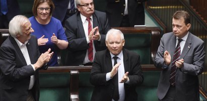 PiS umacnia się na czele! Nowy sondaż