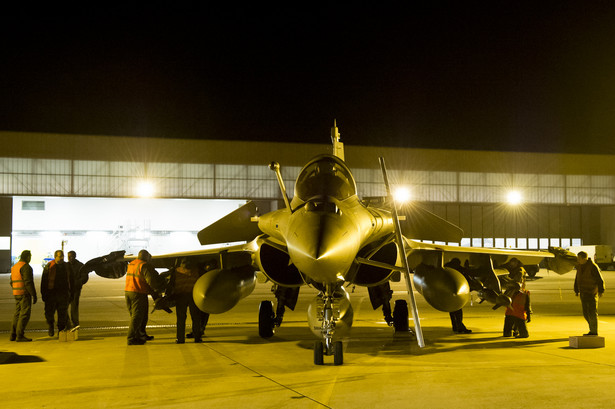 Francuski myśliwiec Rafael biorący udział w interwencji w Mali.