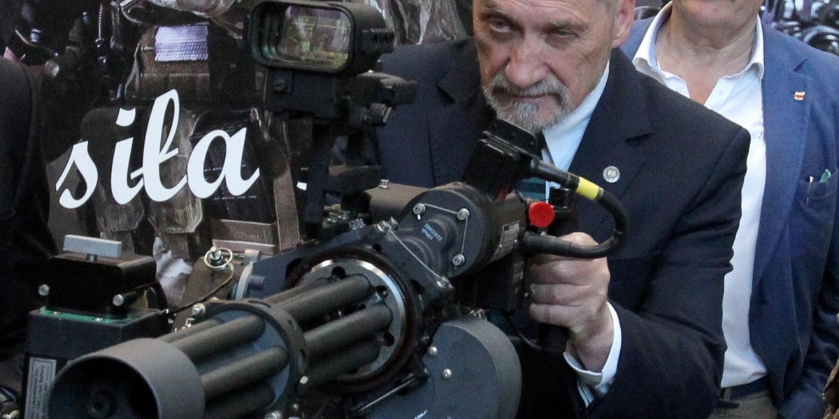 Macierewicz kompromituje ideę Kaczyńskiego